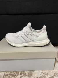 Adidasi Adidas Boost albi (marimea 38)