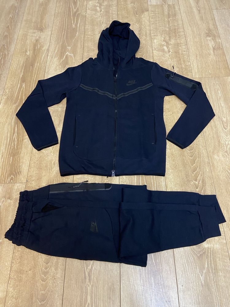 Trening Tech Fleece Nike marimea S,M,L,XL,XXL