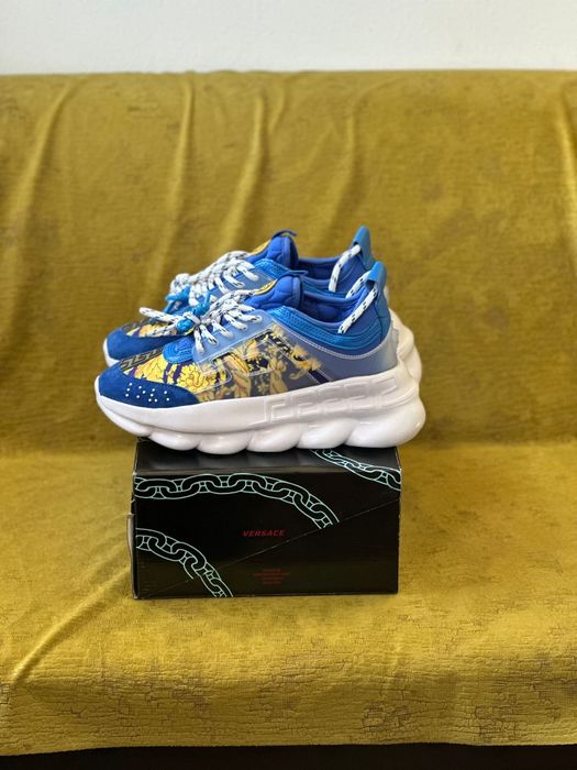 Versace Chain Reaction / 40, 41