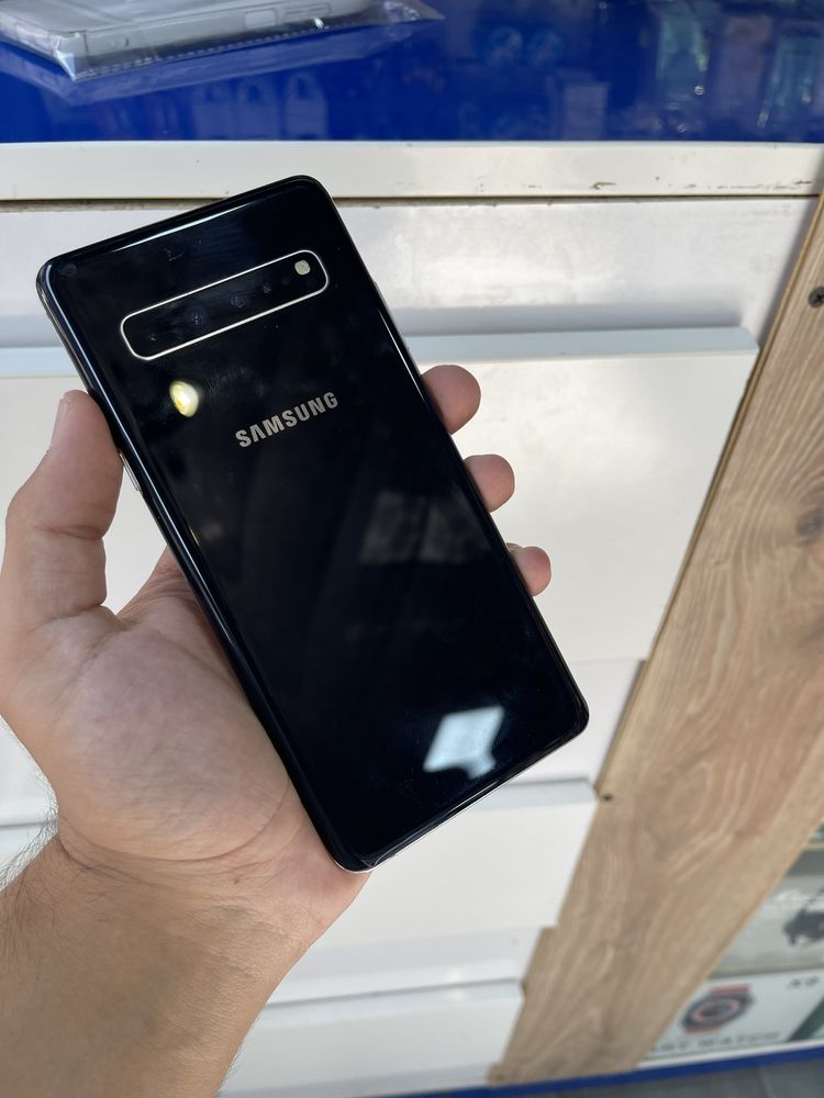 Samsung S10 5G yahshi holatda