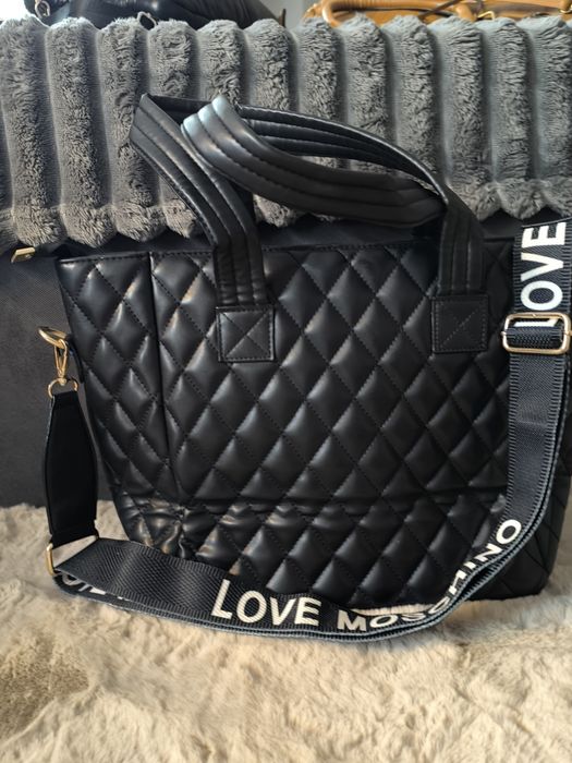 Geanta Moschino , Noua