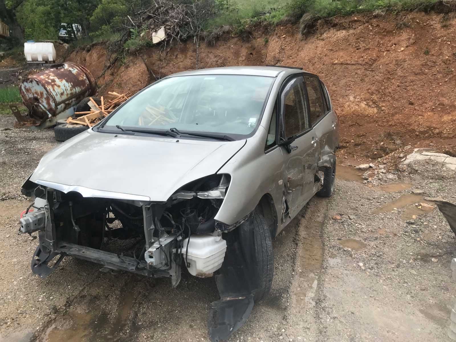 toyota corolla verso на части