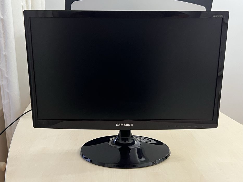 Samsung 21.5" Full HD (S22C300B) | Идеальное состояние|Полный комплект
