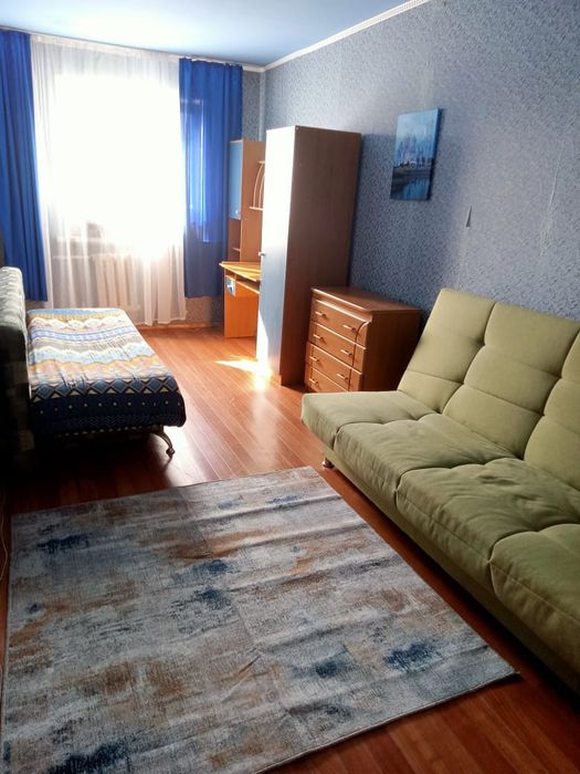 Продам квартиру 2х комнатную район Достык мол