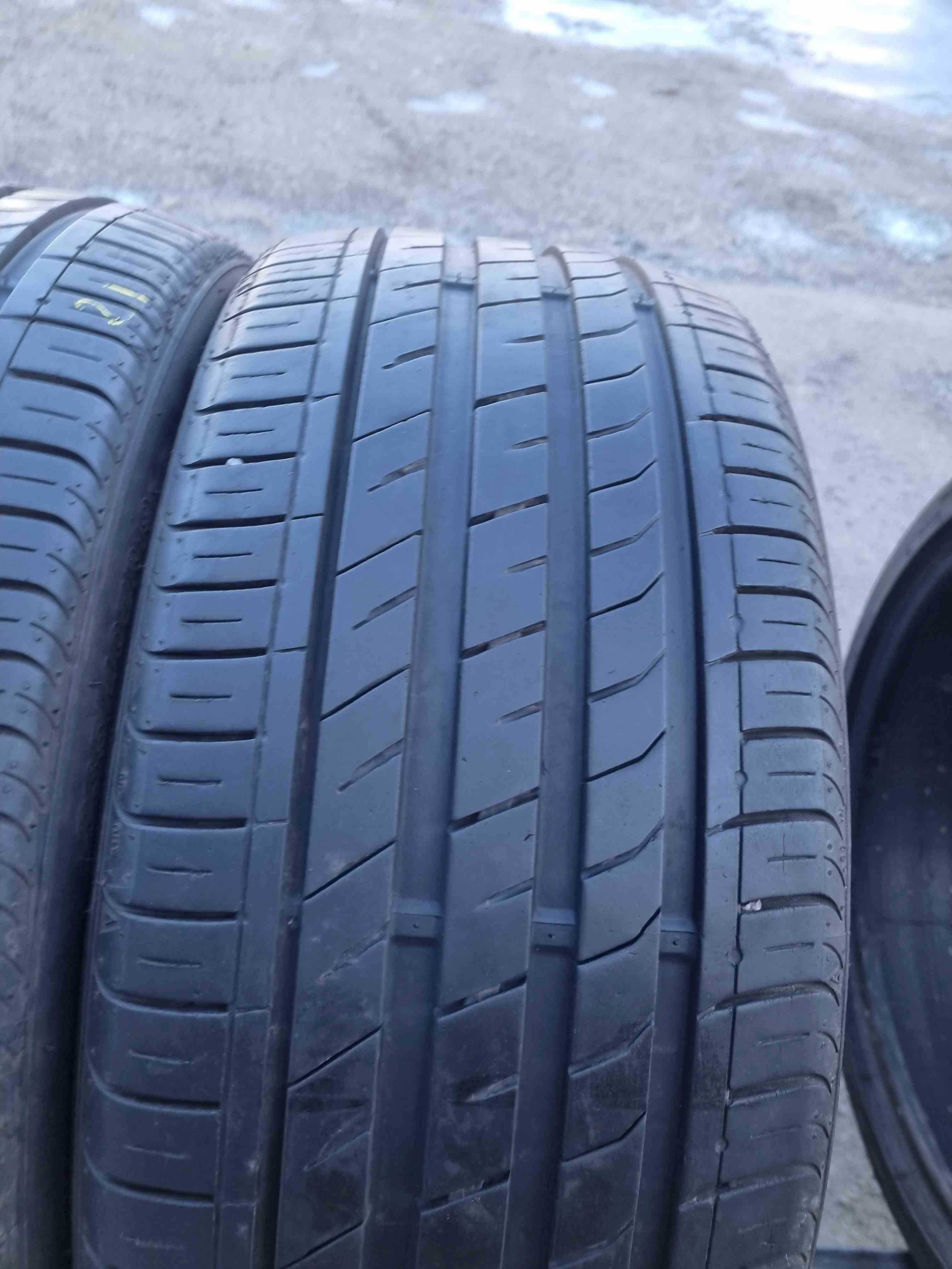 SET 2 Anvelope Vara 235/40 R19 NEXEN Nfera RU1 96Y