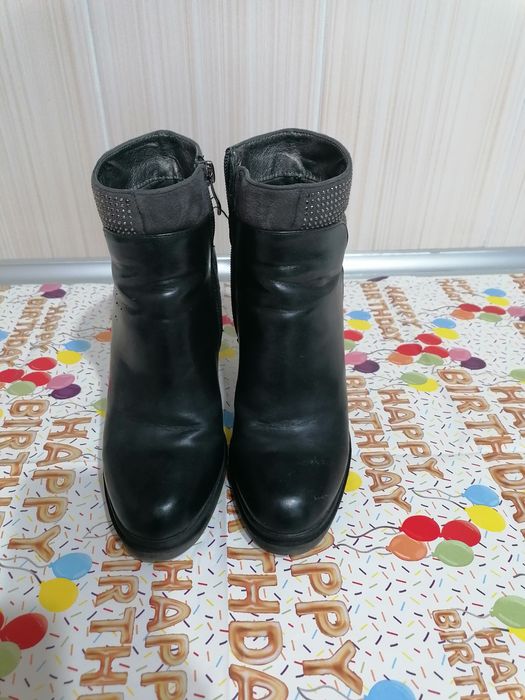 Botine  piele, marimea 35