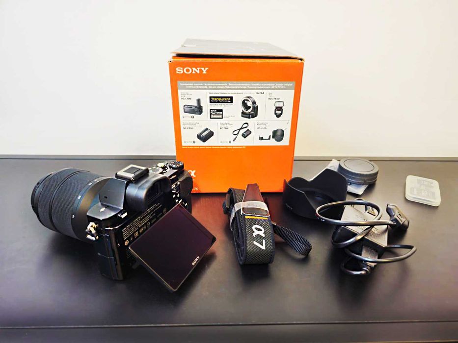 APARAT FOTO Sony A7 Mirrorless FULL FRAME 24 MP +Obiectiv FE 28-70 OSS