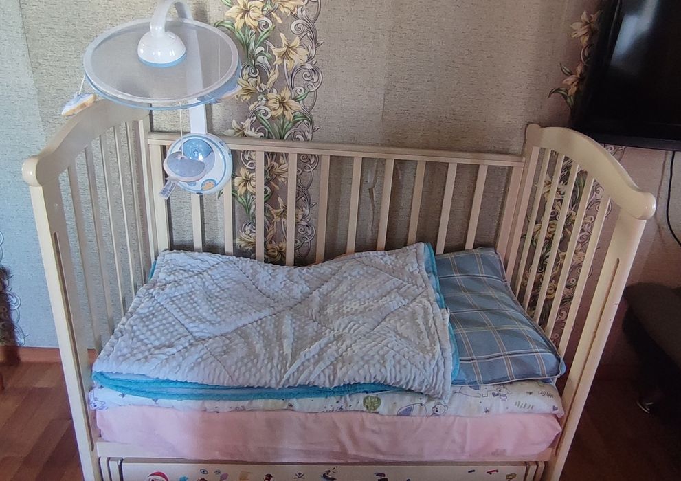 Продается Манеж с матрасом