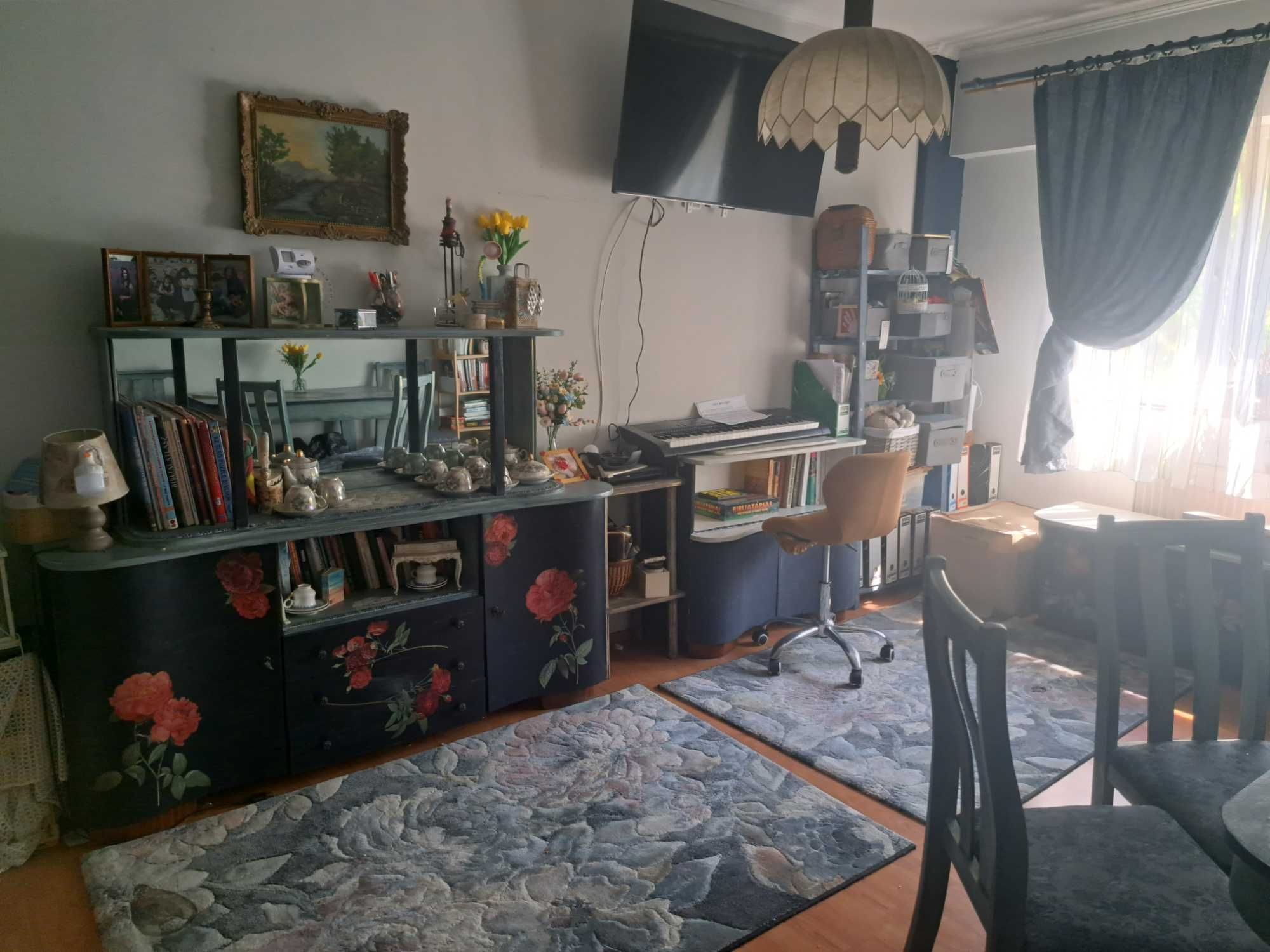 Vand apartament cu doua camere