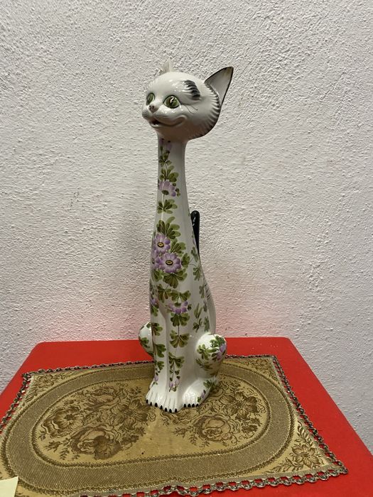 Италианска порцеланова котка с цветя  60 см