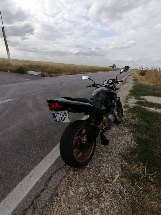 Honda Hornet 600 – 2002 | 1200€ fix