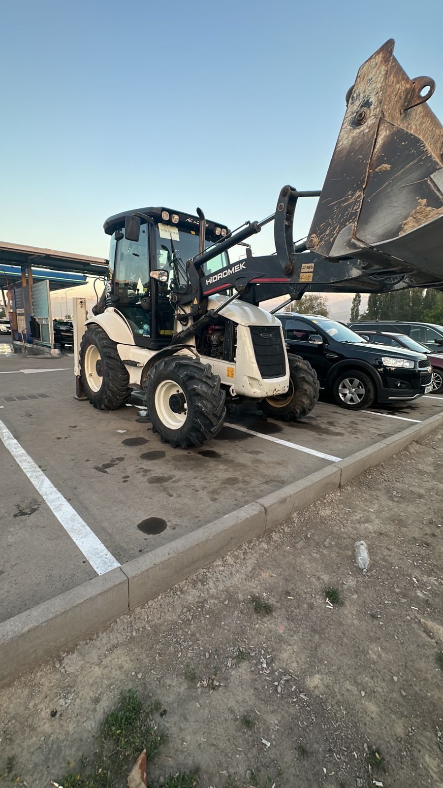 Погрузчик Экскаватор 3в1 трактор