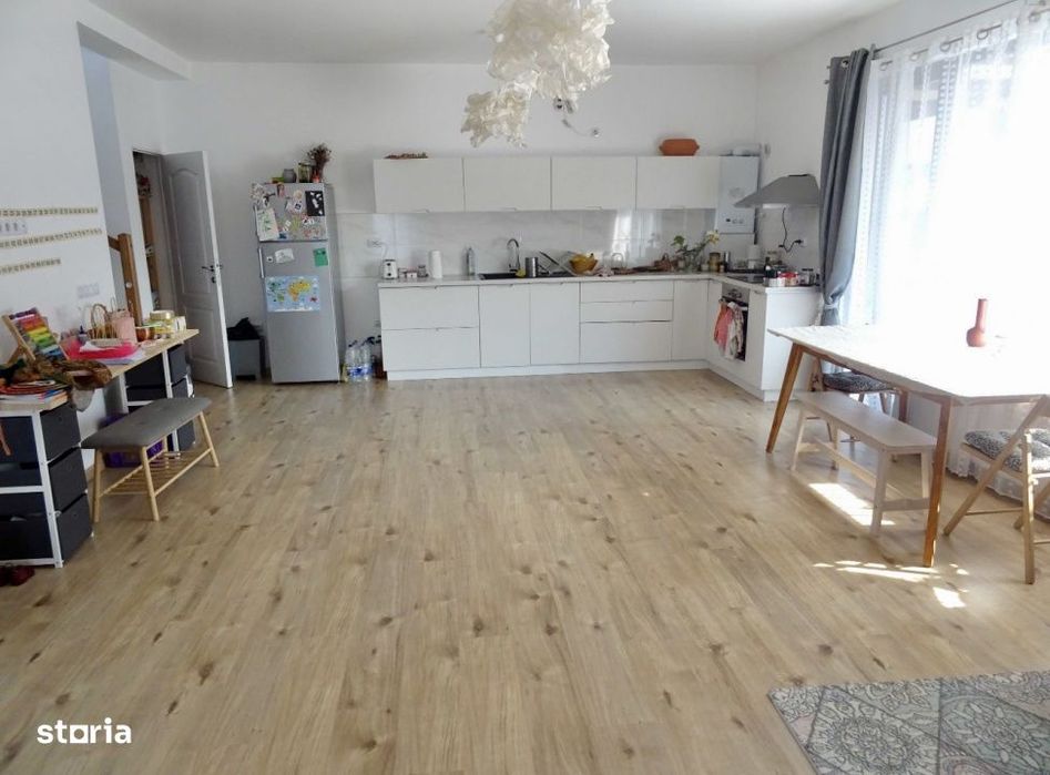 Casa individuala 4 camere, modern mobilata, zona Vivo