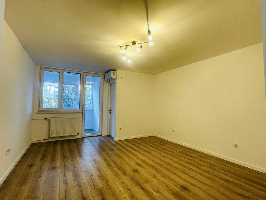 Garsoniera 30mp renovata Complet AVRIG bloc Anvelopat