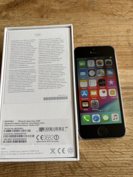 Iphone 5s, 32gb памет, пръстов достъп работи, с малка забележка на кор