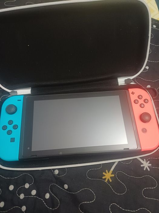Vând nintendo switch