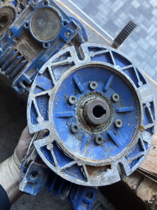 Reductor turatie , reductor