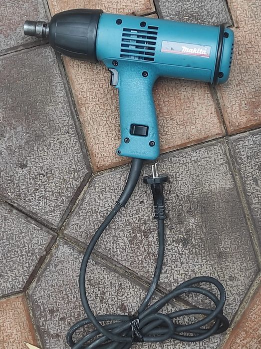 Impact MAKITA  6905 H made Japan  ca nou