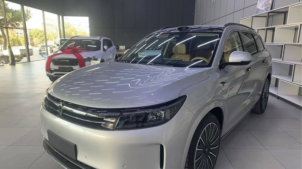 Huawei Aito M7 eng full 4wd sotiladi srochna