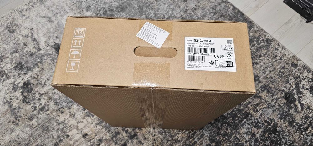 Monitor Samsung 24'' curbat, SIGILAT