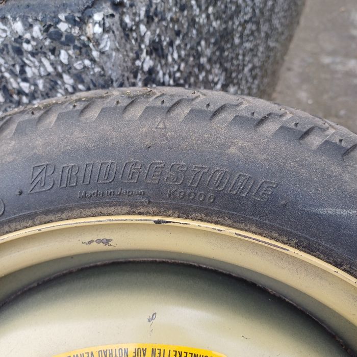 Резервна гума тип патерица