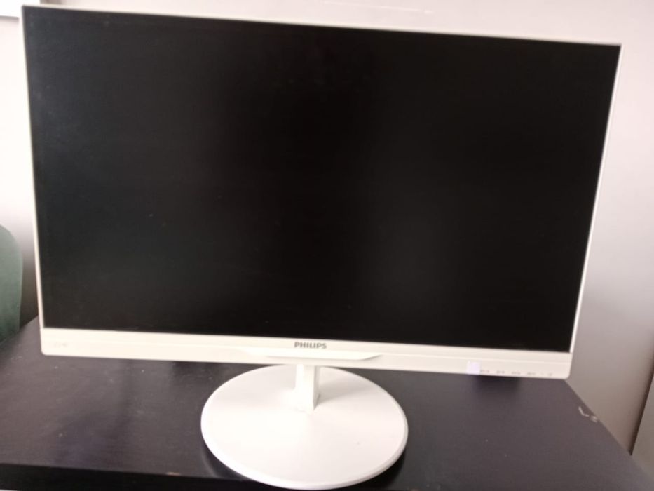 Манитор в хорошем состоянии и процессор на запчасти