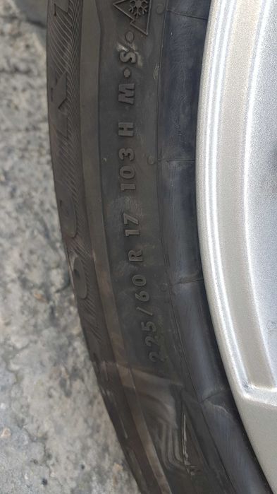 Алуминиеви джанти 17" с зимни гуми Семперит 225 х 60 х 17 за BMW.