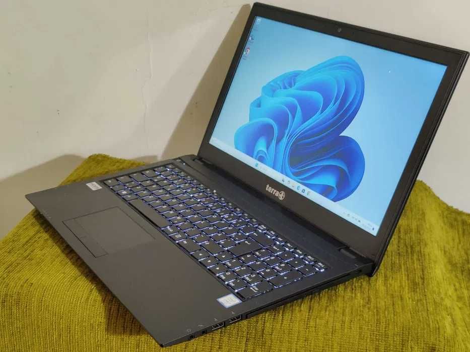 Laptop TERRA Mobile 1515 - Core i5 7200U / SSd 240GB - Windows 11 Pro