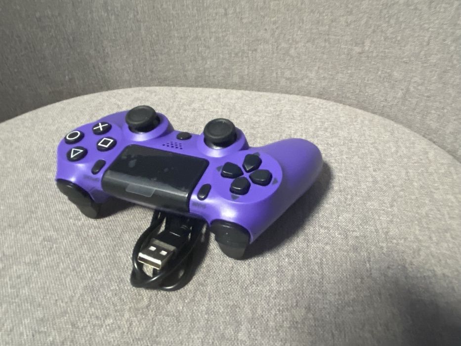 !!!НОВ!!! контролер за ps4 цвят лилав идва с зарядно 50%