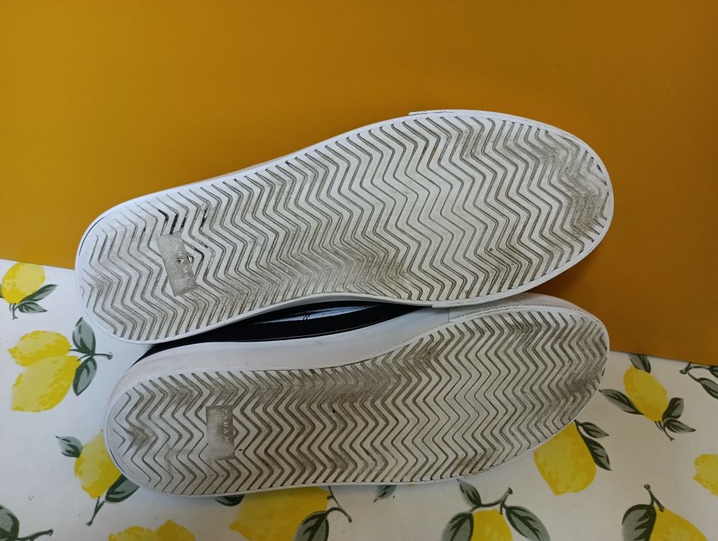 Zara N 45 кожени - 25 лв