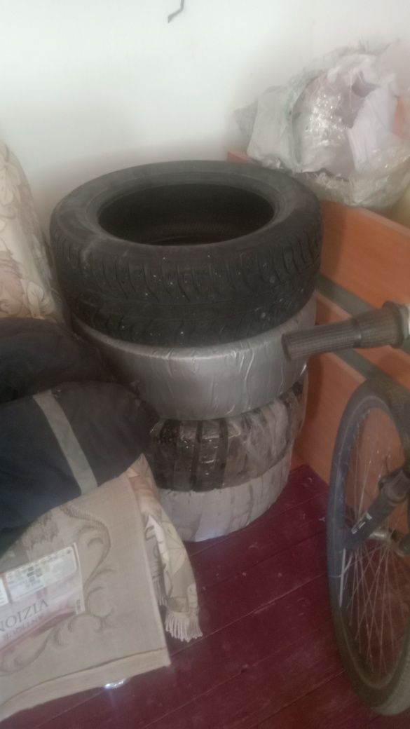 Продается шины зимние