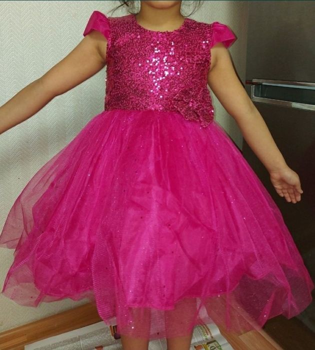 Новое платье 4-6лет