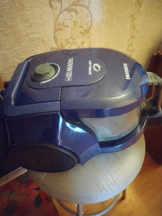 Пылесос Samsung цена 25 000.