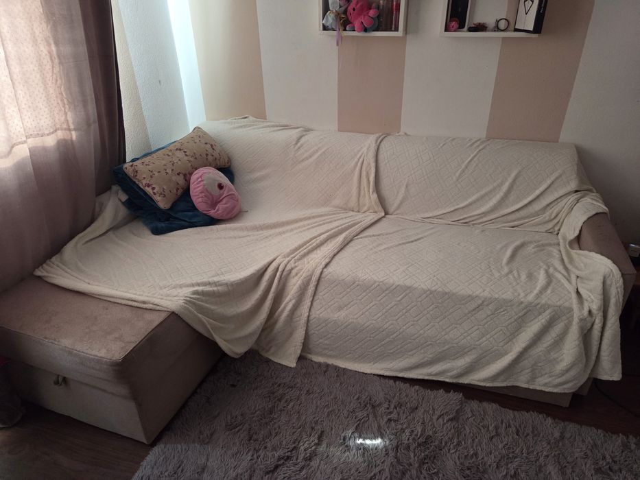 Se vinde coltar extensibil 2 persoane, stare foarte bună,