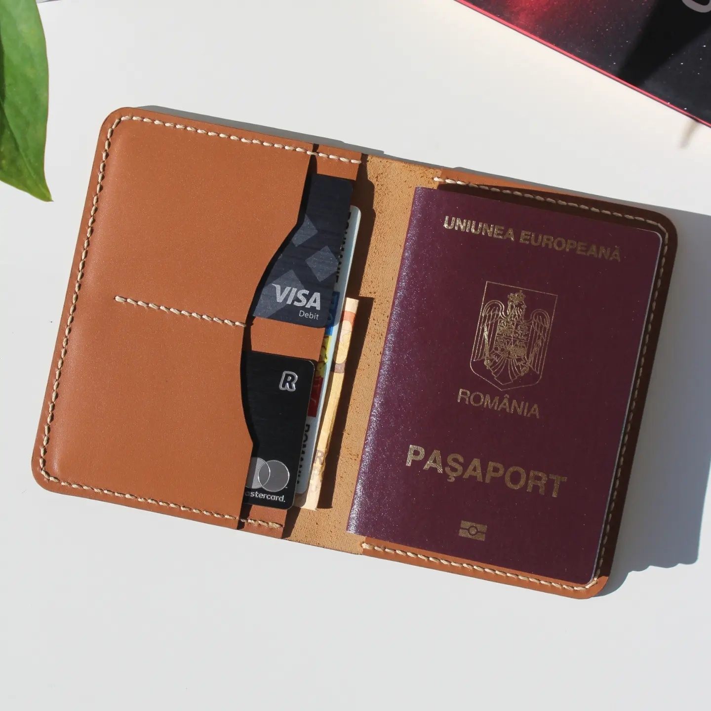 Portofel pentru pasaport din piele naturala handmade Alpine