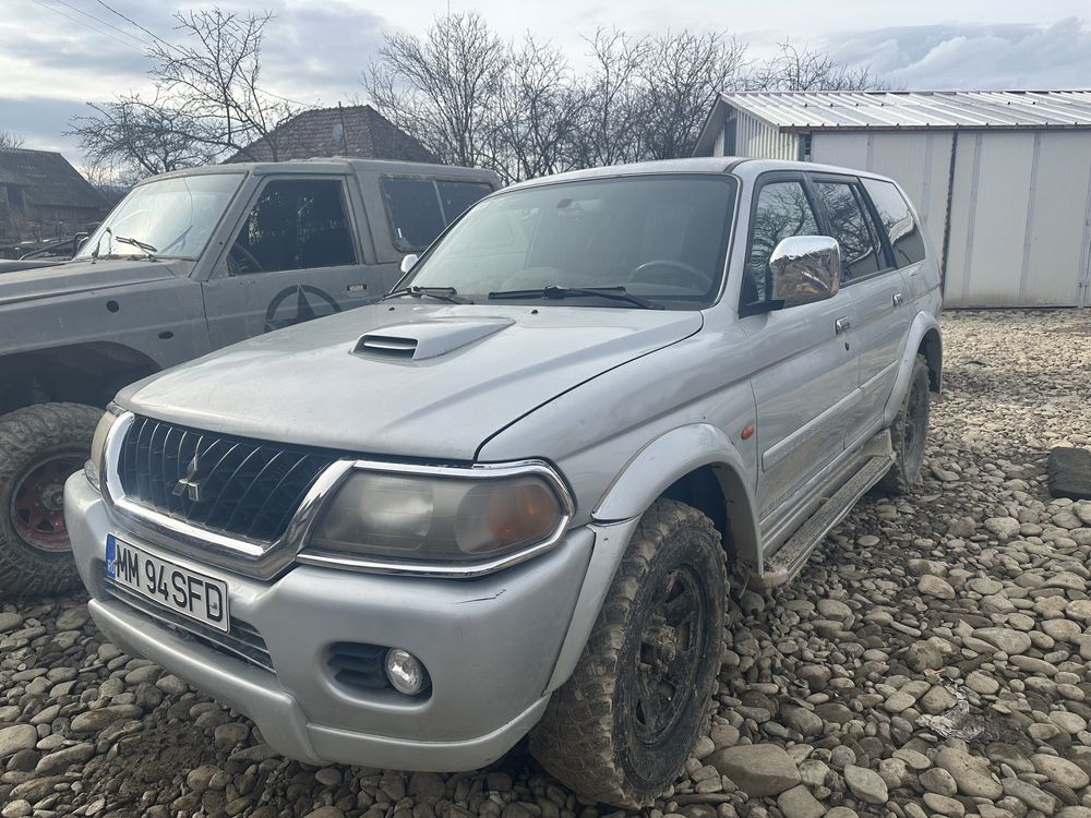 Dezmembrez Mitsubishi pajero sport motor 2.5