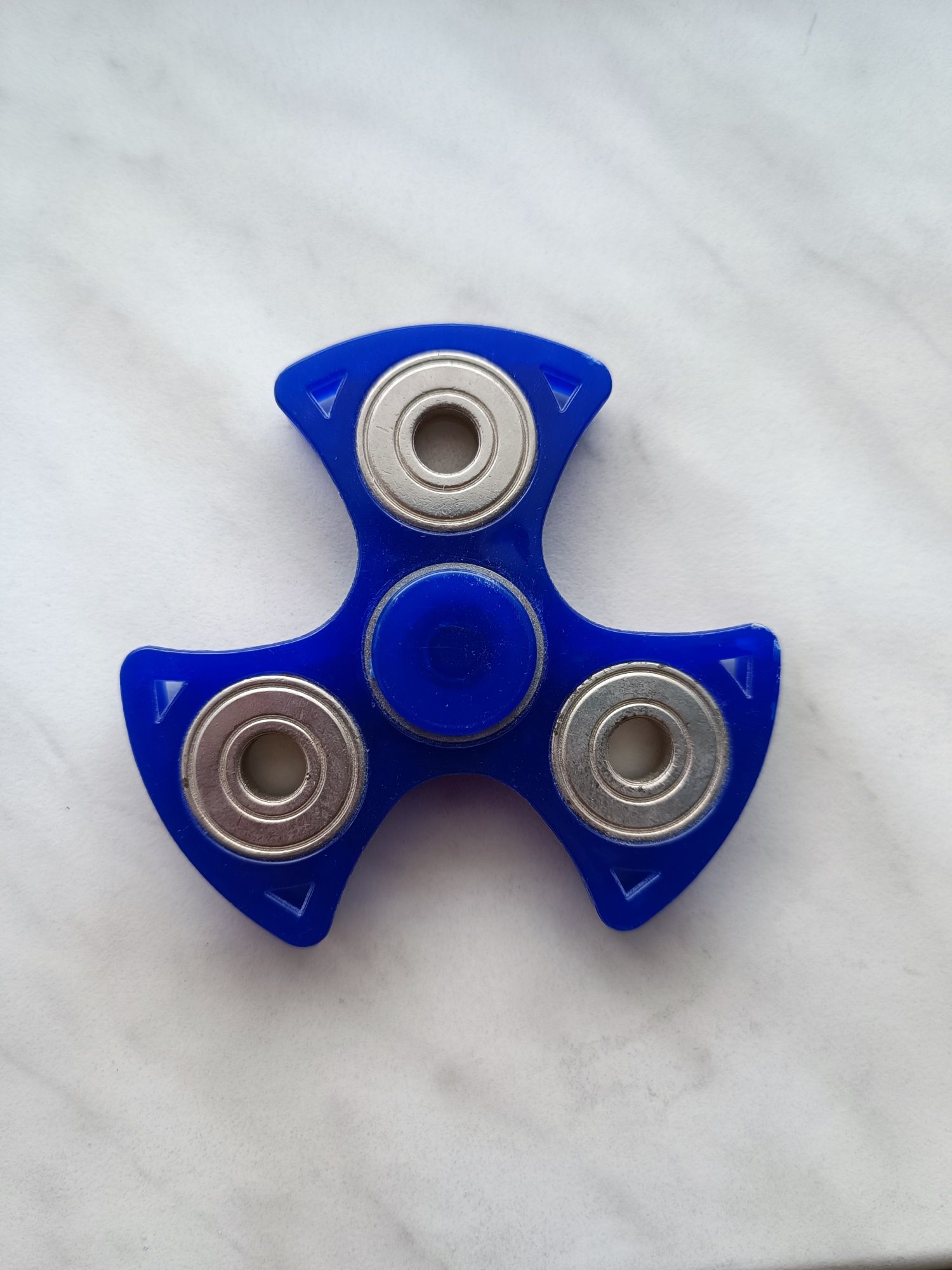 Продавам Fidget spinners