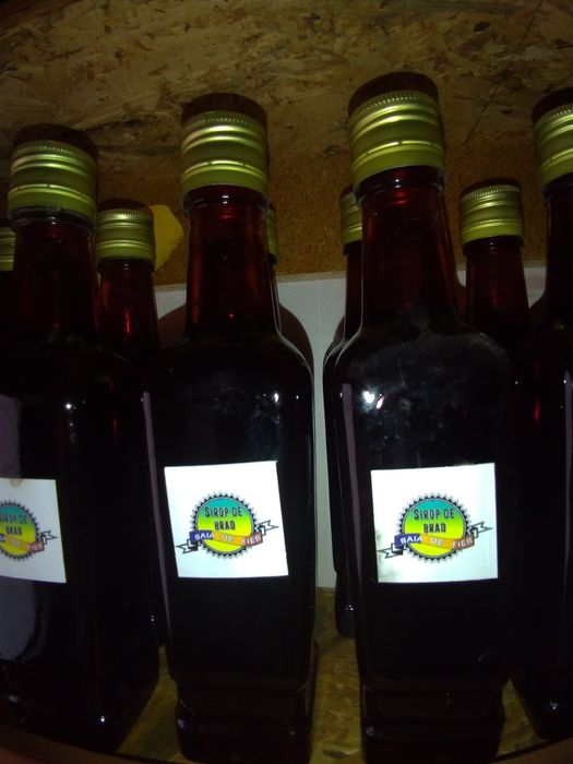Vând sirop (brad/soc/păpădie) ambalat la sticla de 250 ml.