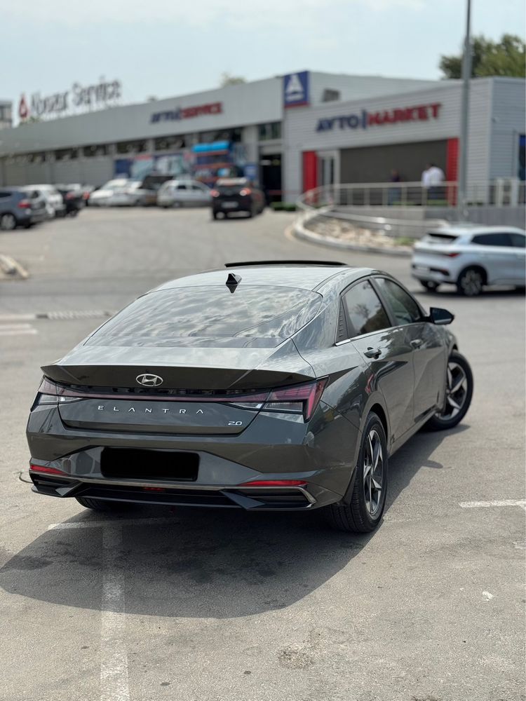 Hyundai elantra 2021