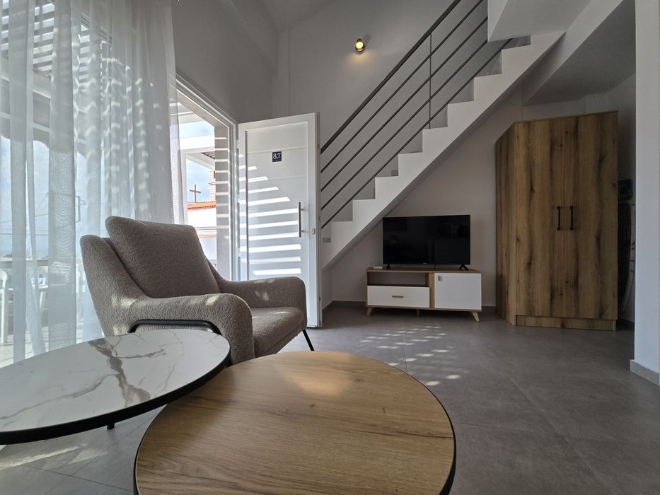 Дава се под наем Тристаен апартамент в с. Нова Ловча, Област Благоевград - 1 кв.м за 100 € - Снимка #4