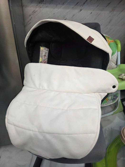 Проходилка 4 в 1 ,кол за бебе,музикална играчка за кошара