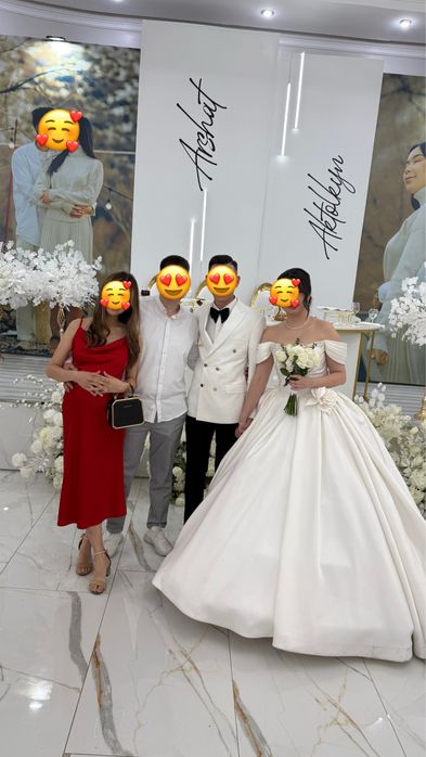 Продам красное атласное платье