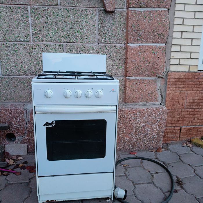 Продаю газ плиту
