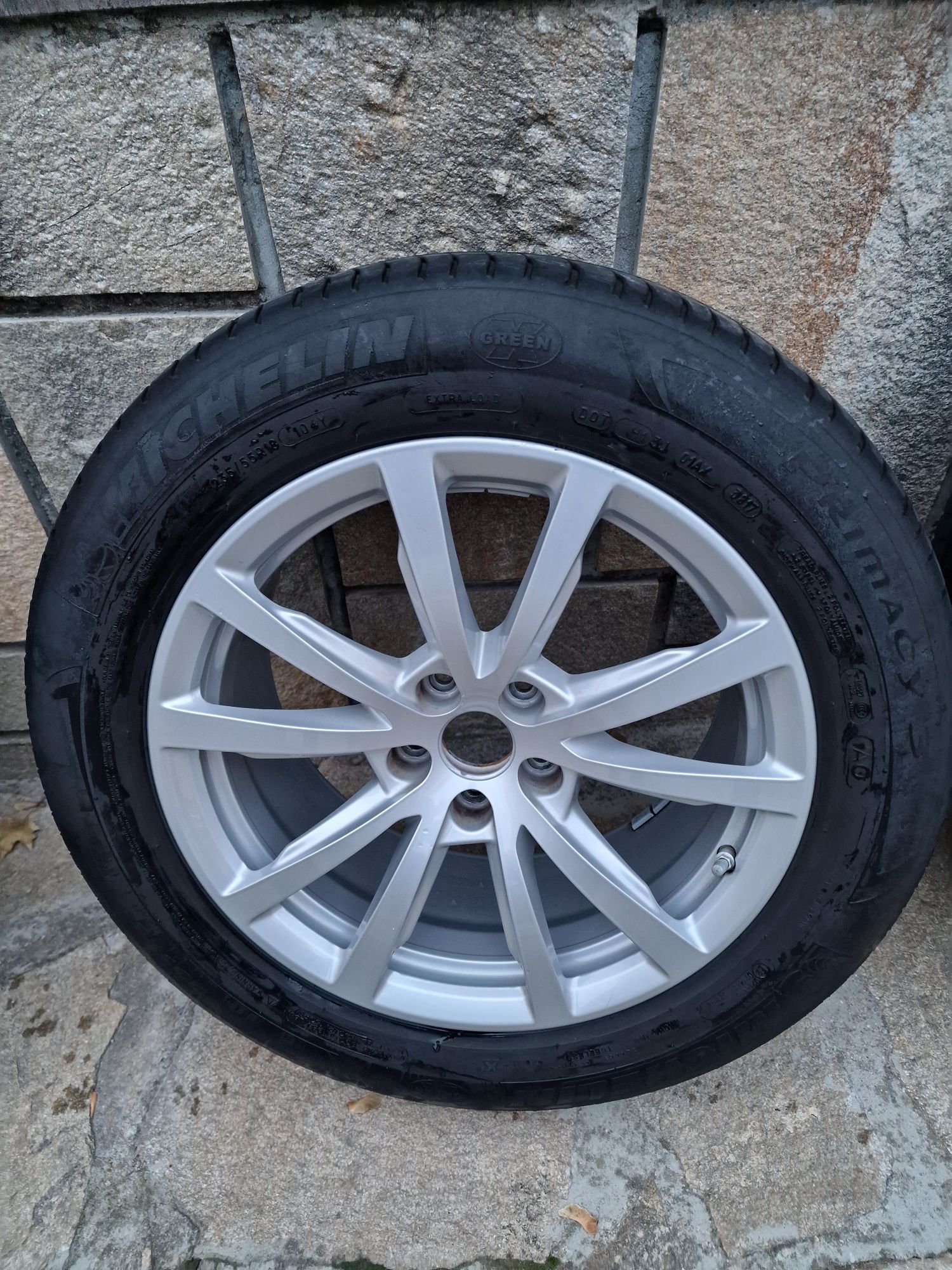 Оригинални джанти с летни гуми за Ауди А8 235/55 R18