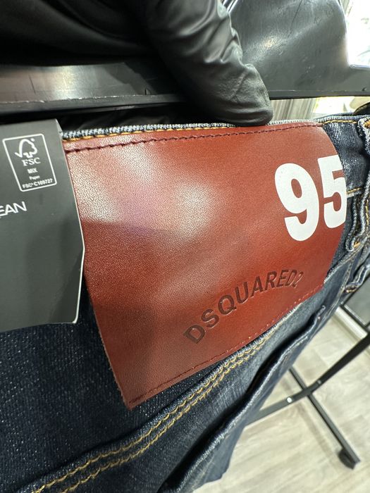Blugi Dsquared. Marimi :50L/ 52XL /54xxl / 56-3xl /58-4xl