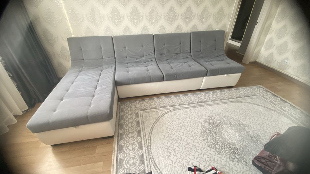 Продам угловой диван б/у в отличном состояние