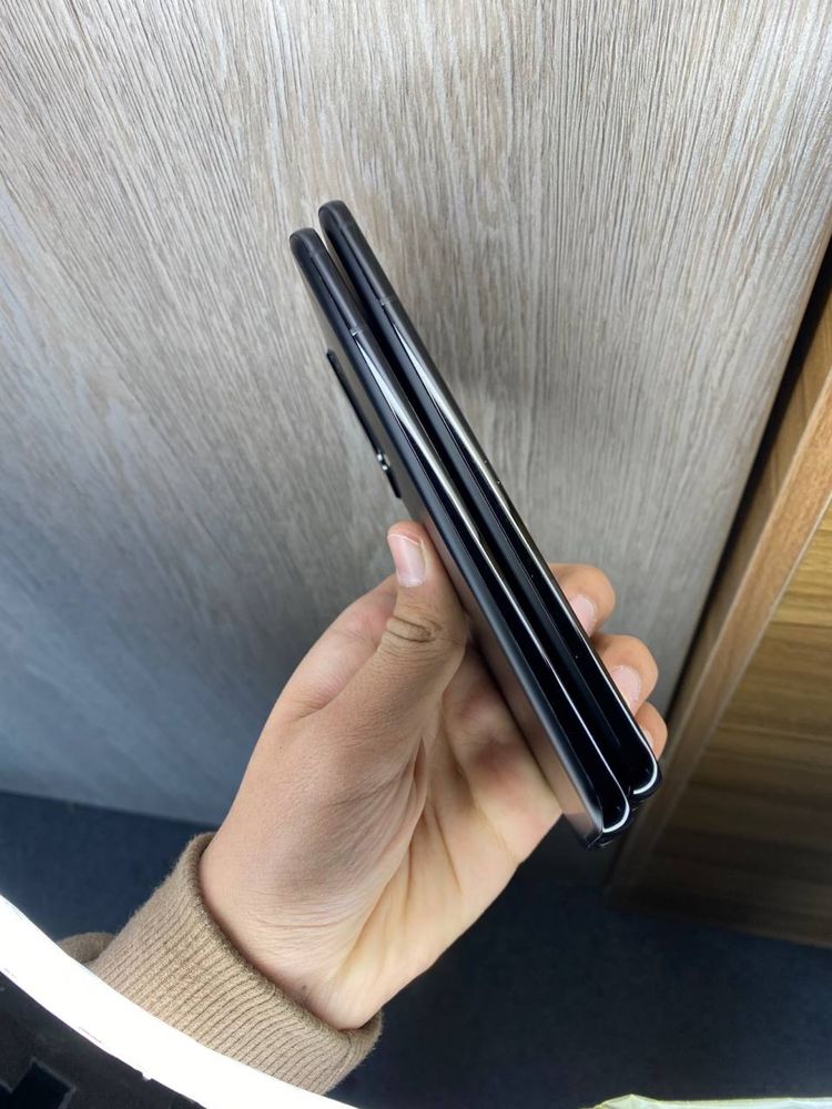 Samsung galaxy s21 plus 5G 8/256gb holati rasmda