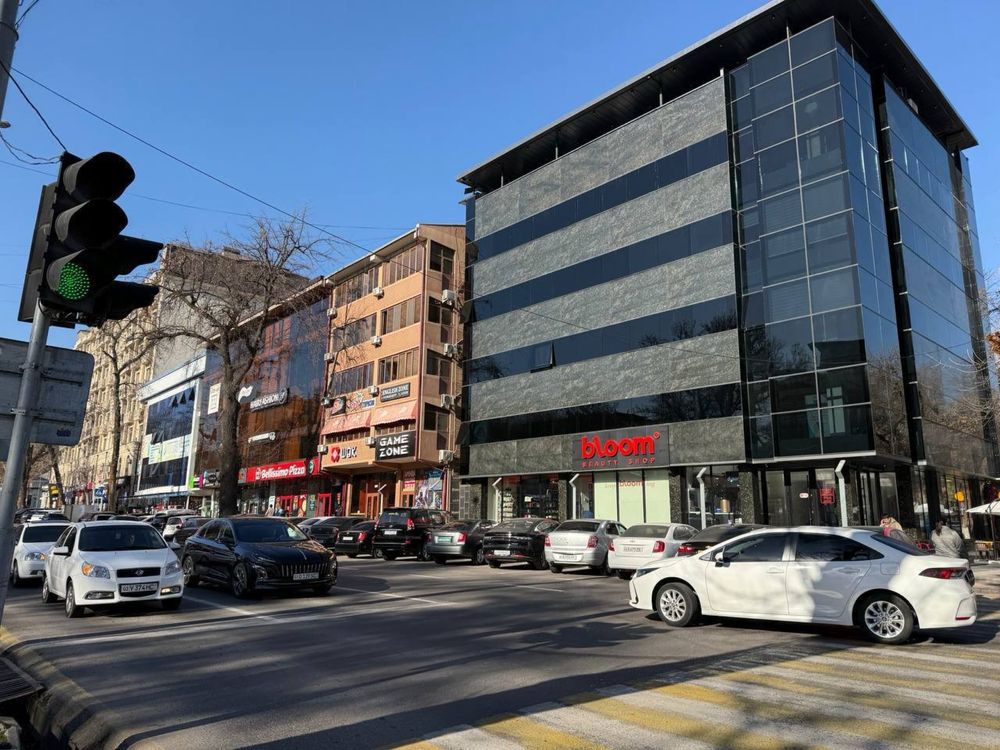 Ц-1 отдельно стоящее здание 7уровней 3.2соток 2000кв.м первая линия