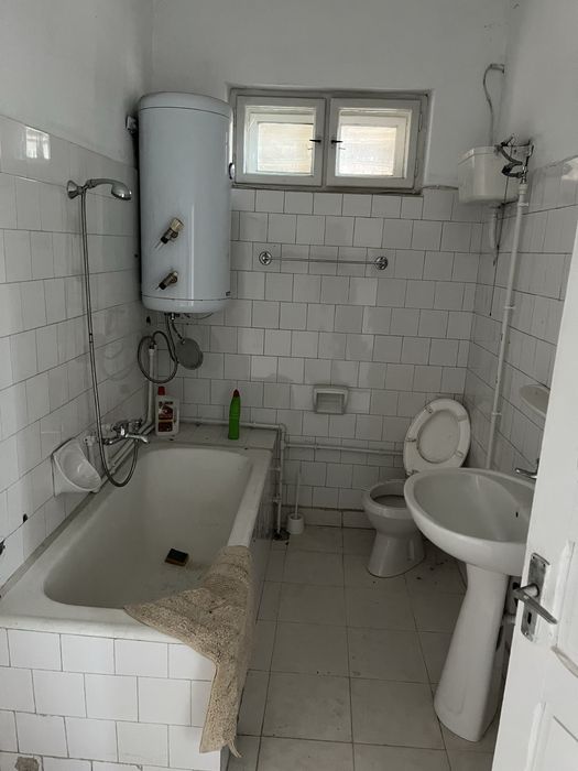 Casă de vânzare - central Beiuș!