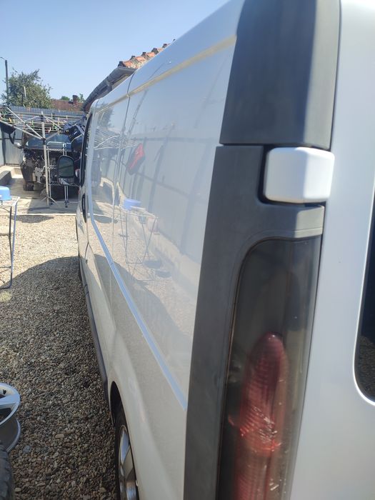 Vând Opel vivaro trafic an 2002